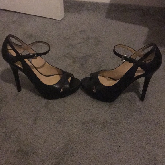 Guess Peep Toe Heels - Picture 4 of 7